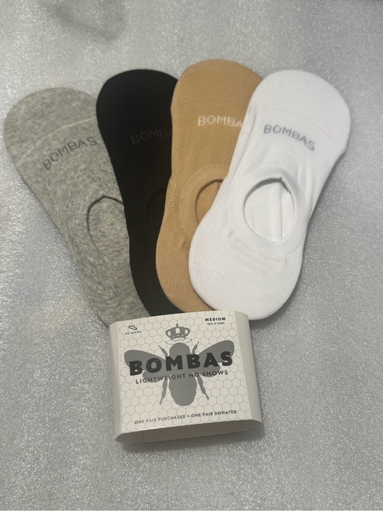 10 New 4-Pack Bombas Women's No Show Socks Medium Black White Tan Grey